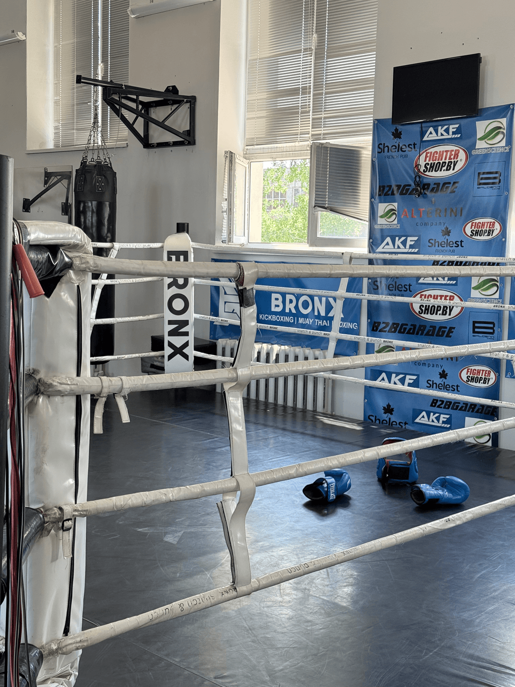 Тренировка в зале BronxGym