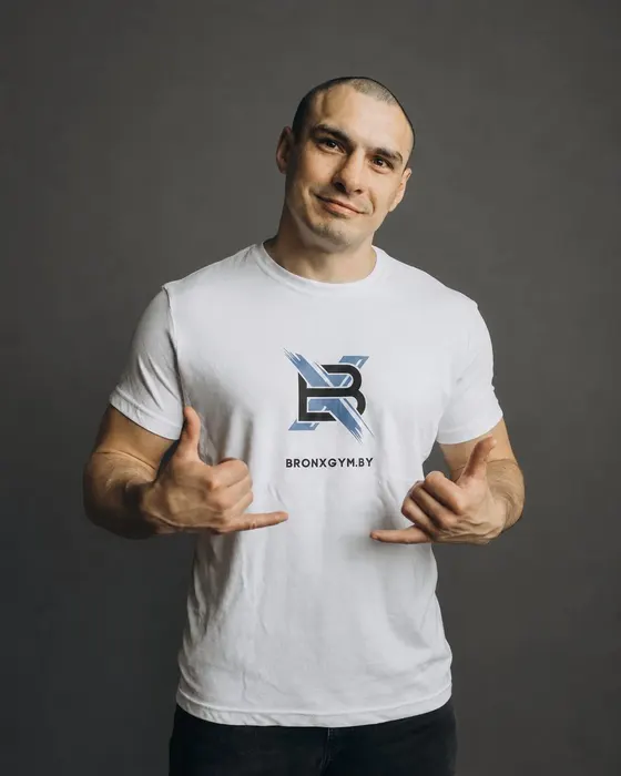 Фархад Ахмеджанов — тренер по кикбоксингу BronxGym
