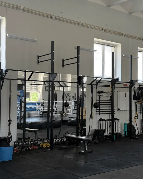 Зал BronxGym — работа на снарядах
